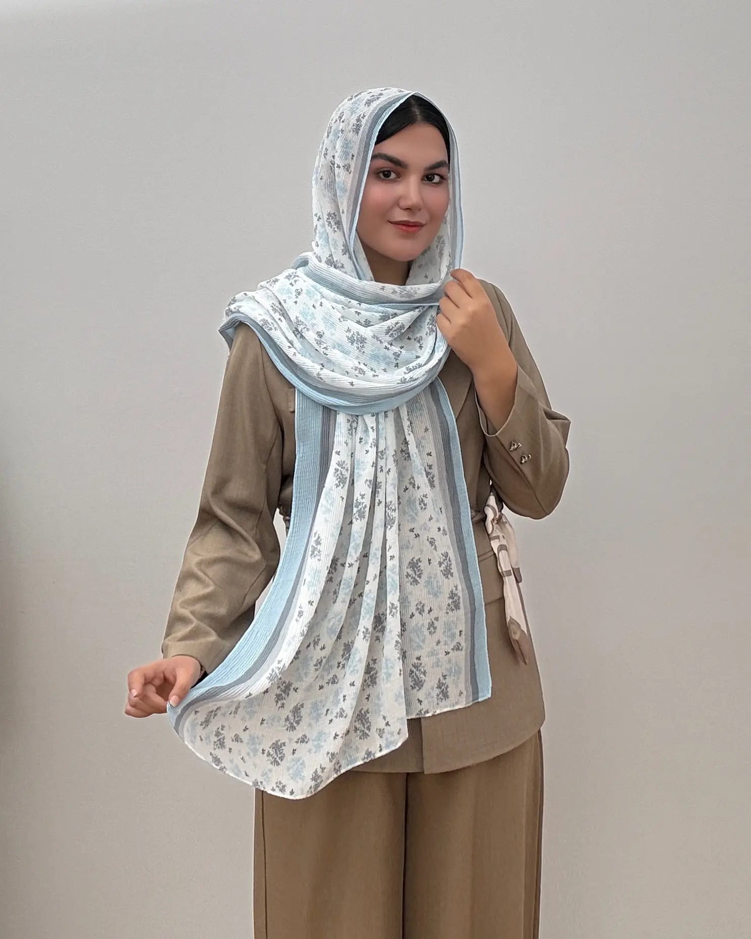 شال پلیسه نخی طرح گل ریز
